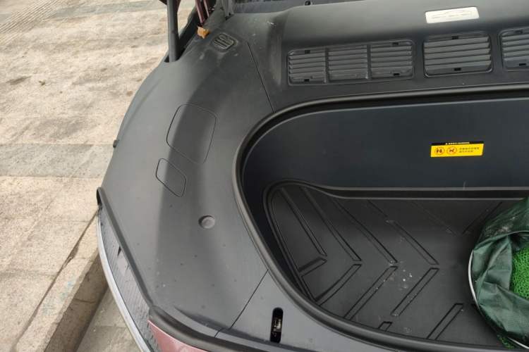 Used Xiaomi Auto YU7 2025 Ultra-Long Range High-Performance All-Wheel-Drive Max Edition Engine Bay Right