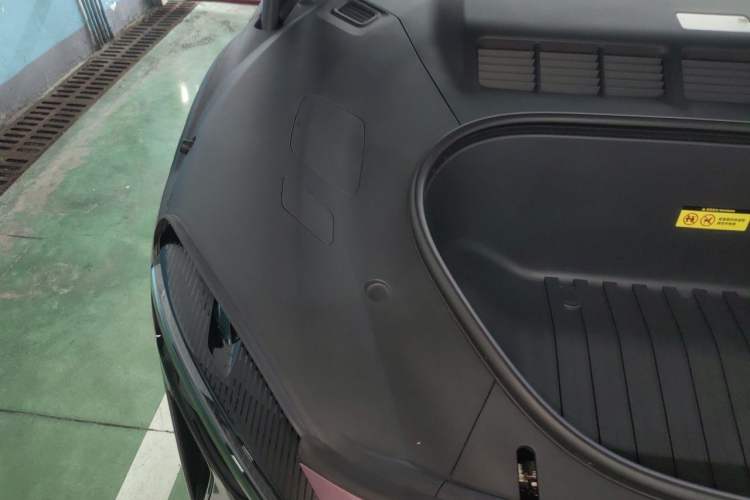 Used Xiaomi Auto YU7 2025 Ultra-Long Range High-Performance All-Wheel-Drive Max Edition Engine Bay Right