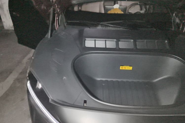 Used Xiaomi Auto YU7 2025 Ultra-Long Range High-Performance All-Wheel-Drive Max Edition Engine Bay Right