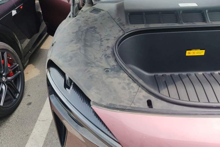 Used Xiaomi Auto YU7 2025 Ultra-Long Range High-Performance All-Wheel-Drive Max Edition Engine Bay Right