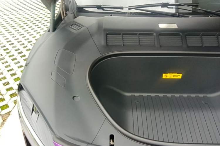 Used Xiaomi Auto YU7 2025 Ultra-Long Range All-Wheel Drive Pro Version Engine Bay Right