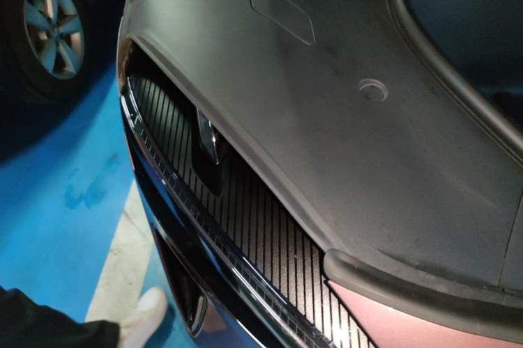 Used Xiaomi Auto YU7 2025 Ultra-Long Range High-Performance All-Wheel-Drive Max Edition Engine Bay Right