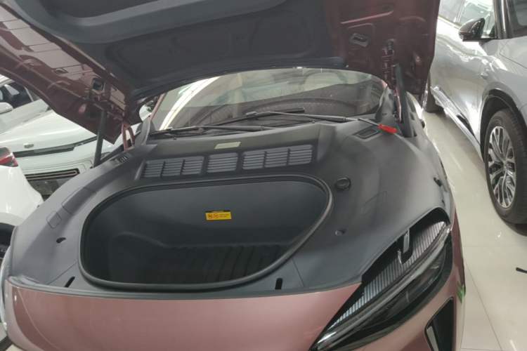 Used Xiaomi Auto YU7 2025 Ultra-Long Range High-Performance All-Wheel-Drive Max Edition Engine Bay