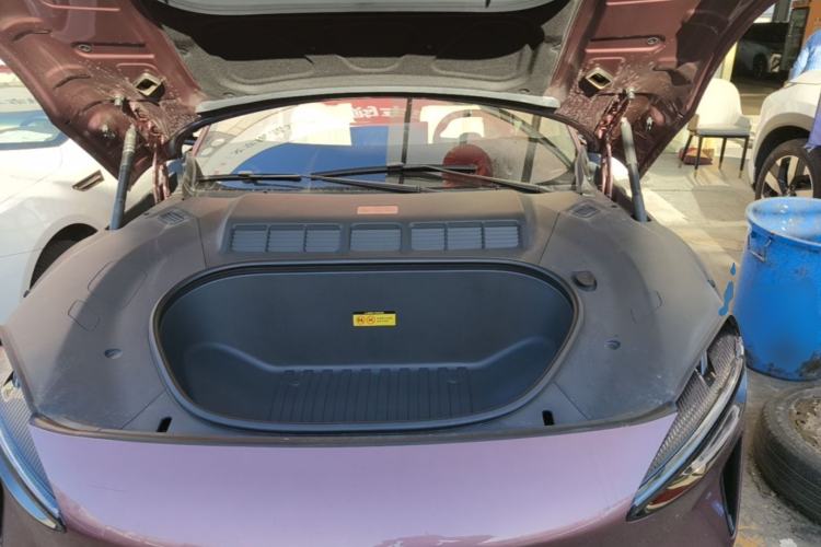 Used Xiaomi Auto YU7 2025 Ultra-Long Range High-Performance All-Wheel-Drive Max Edition Engine Bay