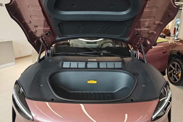 Used Xiaomi Auto YU7 2025 Ultra-Long Range High-Performance All-Wheel-Drive Max Edition Engine Bay