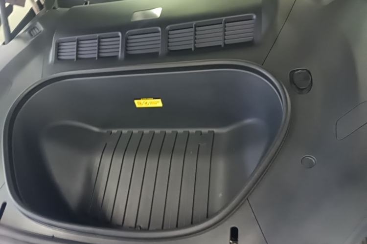 Used Xiaomi Auto YU7 2025 Ultra-Long Range High-Performance All-Wheel-Drive Max Edition Engine Bay