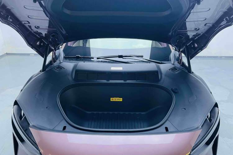 Used Xiaomi Auto YU7 2025 Ultra-Long Range High-Performance All-Wheel-Drive Max Edition Engine Bay
