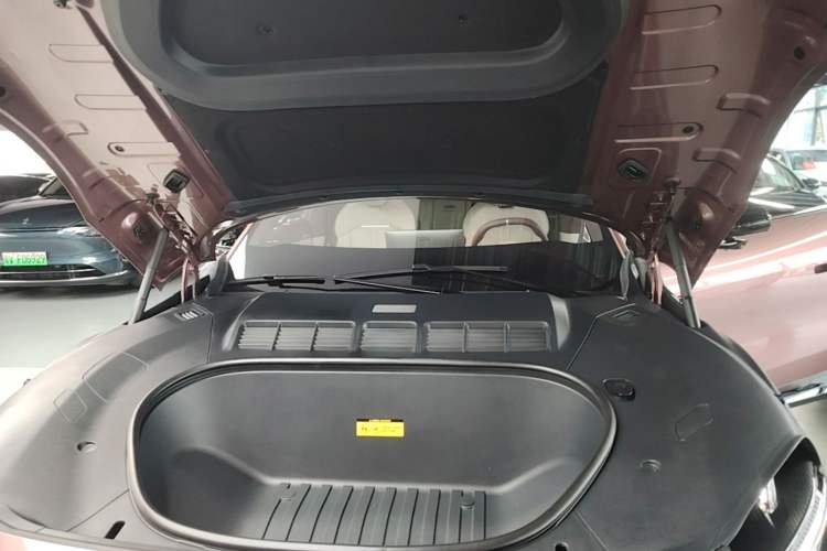 Used Xiaomi Auto YU7 2025 Ultra-Long Range High-Performance All-Wheel-Drive Max Edition Engine Bay