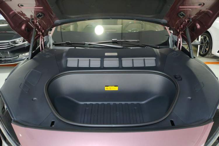 Used Xiaomi Auto YU7 2025 Ultra-Long Range High-Performance All-Wheel-Drive Max Edition Engine Bay
