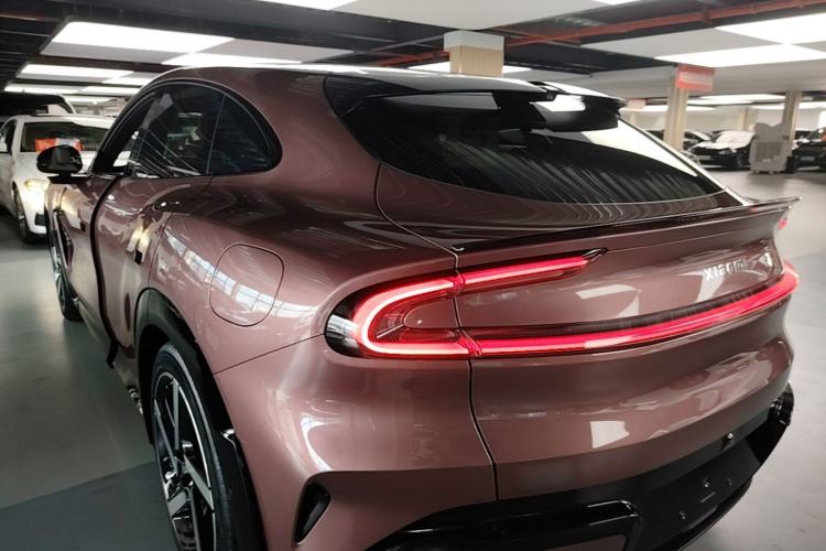 Used Xiaomi Auto YU7 2025 Ultra-Long Range High-Performance All-Wheel-Drive Max Edition Exterior 2