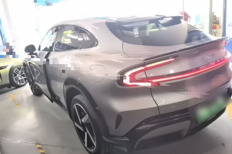 Used Xiaomi Auto YU7 2025 Ultra-Long Range High-Performance All-Wheel-Drive Max Edition Exterior 2
