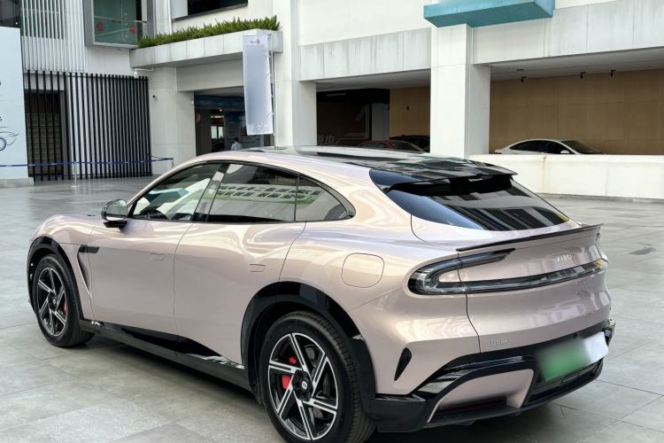 Used Xiaomi Auto YU7 2025 Ultra-Long Range High-Performance All-Wheel-Drive Max Edition Exterior 2