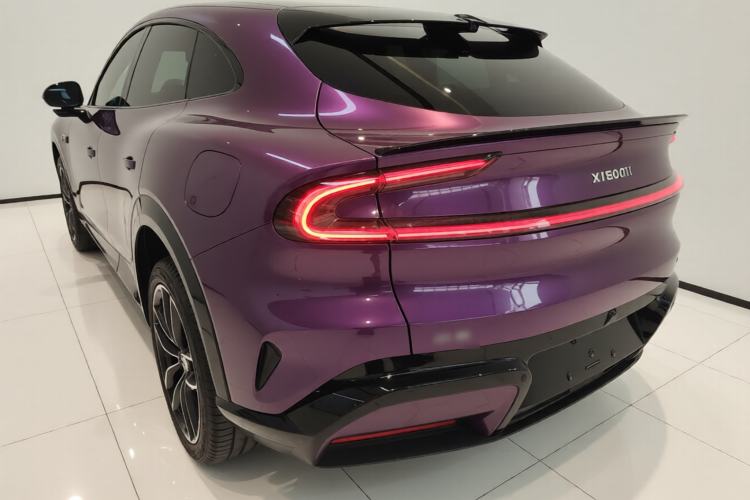 Used Xiaomi Auto YU7 2025 Ultra-Long Range High-Performance All-Wheel-Drive Max Edition Exterior 2