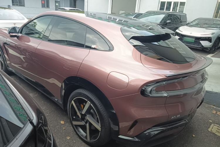 Used Xiaomi Auto YU7 2025 Ultra-Long Range High-Performance All-Wheel-Drive Max Edition Exterior 2