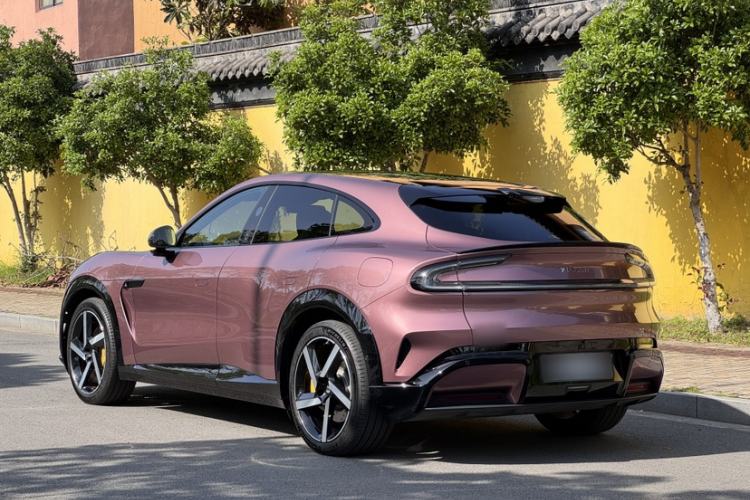 Used Xiaomi Auto YU7 2025 Ultra-Long Range High-Performance All-Wheel-Drive Max Edition Exterior 3