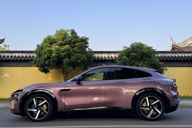 Used Xiaomi Auto YU7 2025 Ultra-Long Range High-Performance All-Wheel-Drive Max Edition Exterior 3