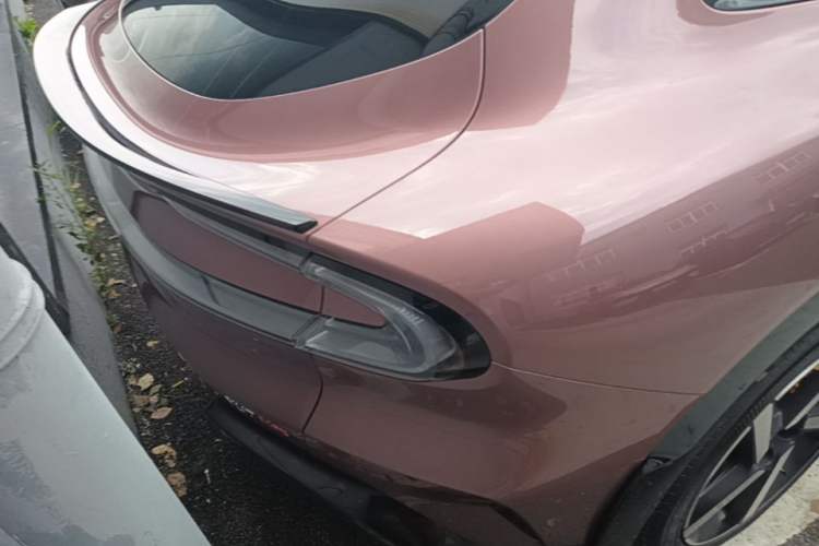 Used Xiaomi Auto YU7 2025 Ultra-Long Range High-Performance All-Wheel-Drive Max Edition Exterior 3