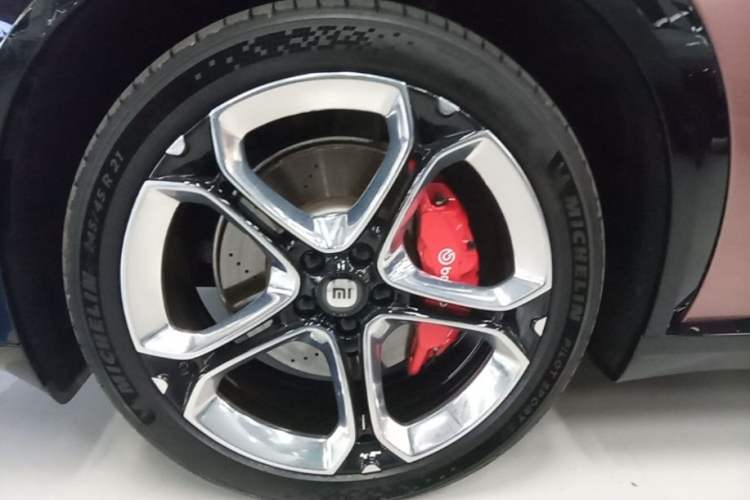 Used Xiaomi Auto YU7 2025 Ultra-Long Range High-Performance All-Wheel-Drive Max Edition Exterior 4