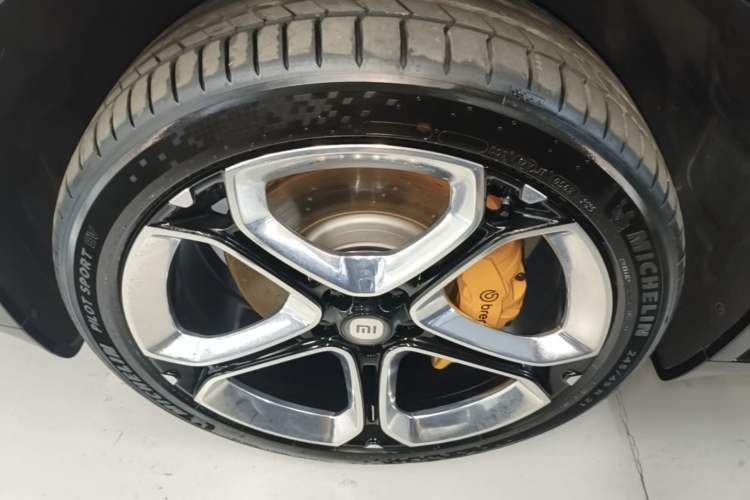 Used Xiaomi Auto YU7 2025 Ultra-Long Range High-Performance All-Wheel-Drive Max Edition Exterior 4