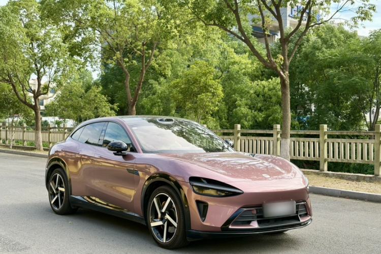 Used Xiaomi Auto YU7 2025 Ultra-Long Range High-Performance All-Wheel-Drive Max Edition Exterior 4
