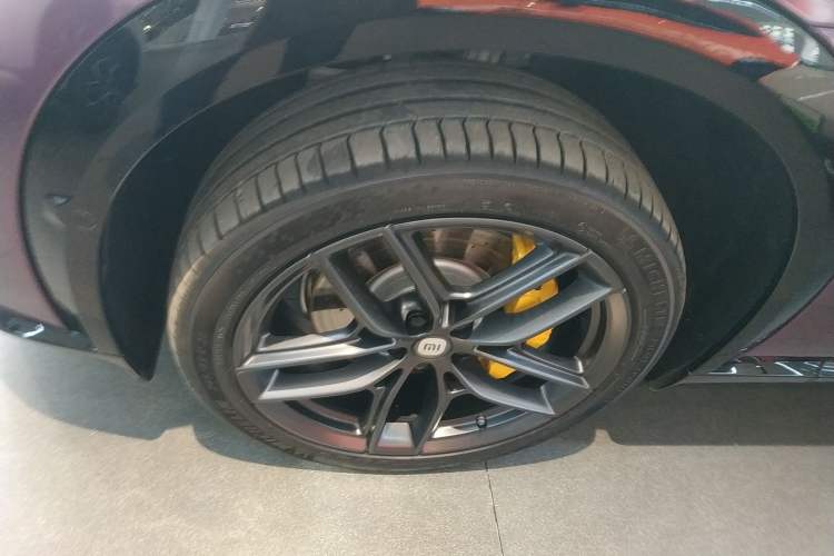 Used Xiaomi Auto YU7 2025 Ultra-Long Range High-Performance All-Wheel-Drive Max Edition Exterior 4