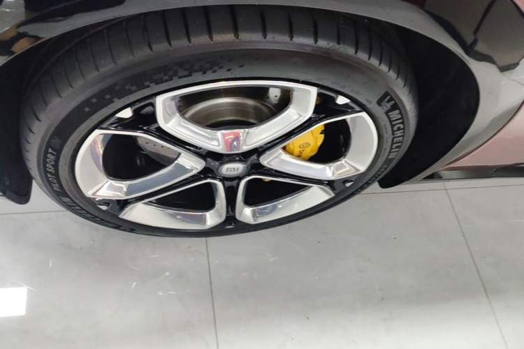 Used Xiaomi Auto YU7 2025 Ultra-Long Range High-Performance All-Wheel-Drive Max Edition Exterior 4
