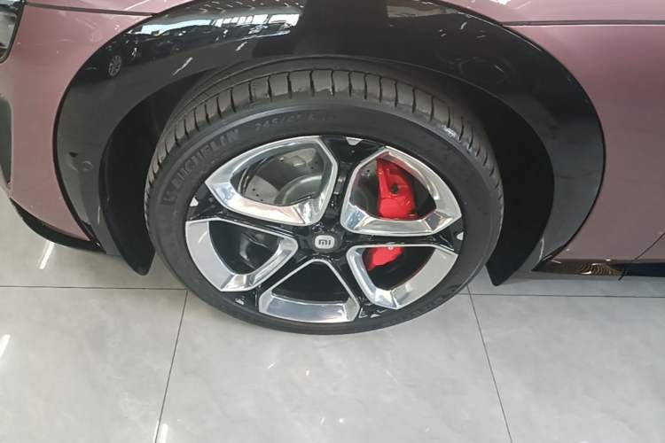 Used Xiaomi Auto YU7 2025 Ultra-Long Range High-Performance All-Wheel-Drive Max Edition Exterior 4