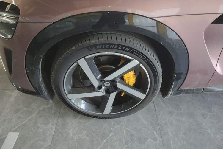 Used Xiaomi Auto YU7 2025 Ultra-Long Range High-Performance All-Wheel-Drive Max Edition Exterior 4