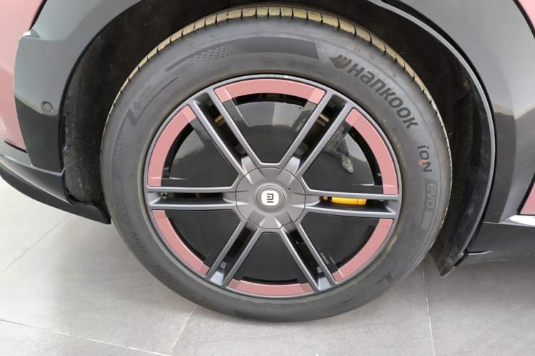 Used Xiaomi Auto YU7 2025 Ultra-Long Range All-Wheel Drive Pro Version Exterior 5