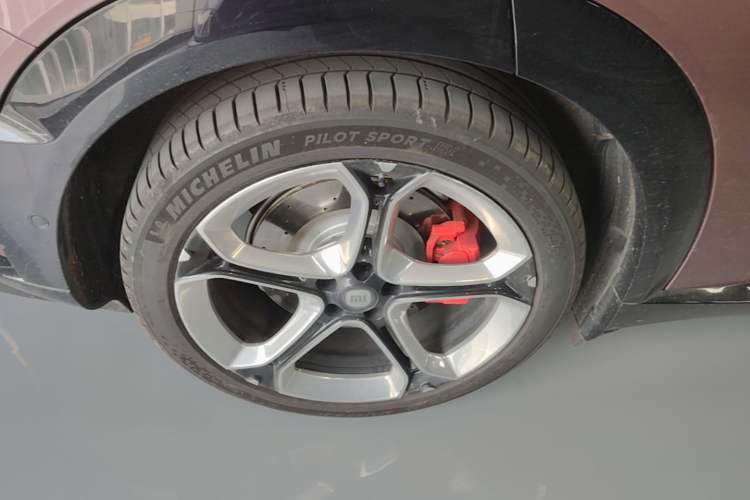 Used Xiaomi Auto YU7 2025 Ultra-Long Range High-Performance All-Wheel-Drive Max Edition Exterior 5