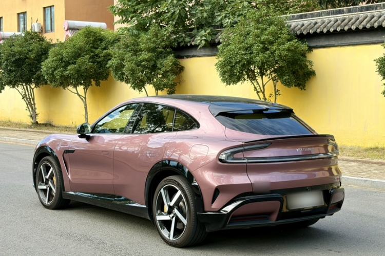 Used Xiaomi Auto YU7 2025 Ultra-Long Range High-Performance All-Wheel-Drive Max Edition Exterior 5