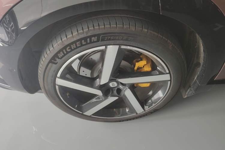 Used Xiaomi Auto YU7 2025 Ultra-Long Range High-Performance All-Wheel-Drive Max Edition Exterior 5