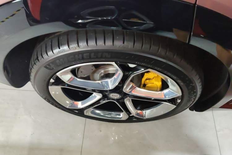 Used Xiaomi Auto YU7 2025 Ultra-Long Range High-Performance All-Wheel-Drive Max Edition Exterior 5