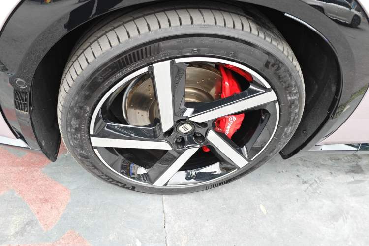 Used Xiaomi Auto YU7 2025 Ultra-Long Range High-Performance All-Wheel-Drive Max Edition Exterior 7
