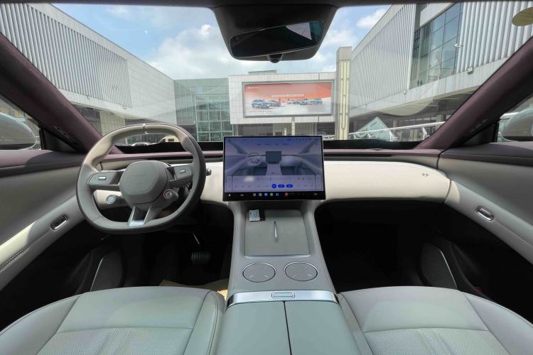 Used Xiaomi Auto YU7 2025 Ultra-Long Range High-Performance All-Wheel-Drive Max Edition Exterior 8