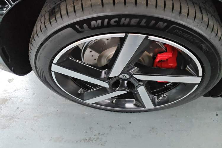 Used Xiaomi Auto YU7 2025 Ultra-Long Range High-Performance All-Wheel-Drive Max Edition Exterior 8