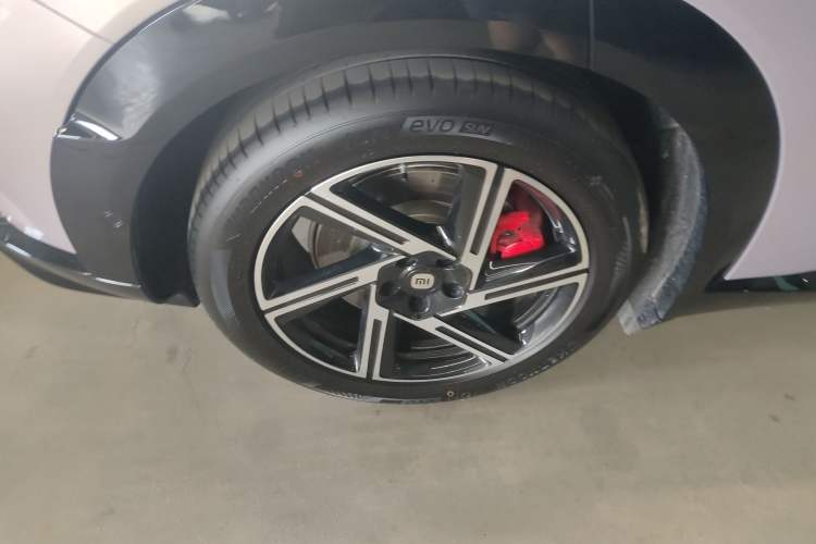 Used Xiaomi Auto YU7 2025 Ultra-Long Range High-Performance All-Wheel-Drive Max Edition Exterior 8