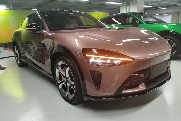 Used Xiaomi Auto YU7 2025 Ultra-Long Range High-Performance All-Wheel-Drive Max Edition Front Right 45 Deg