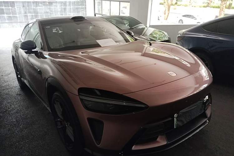 Used Xiaomi Auto YU7 2025 Ultra-Long Range High-Performance All-Wheel-Drive Max Edition Front Right 45 Deg