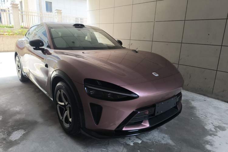 Used Xiaomi Auto YU7 2025 Ultra-Long Range All-Wheel Drive Pro Version Front Right 45 Deg