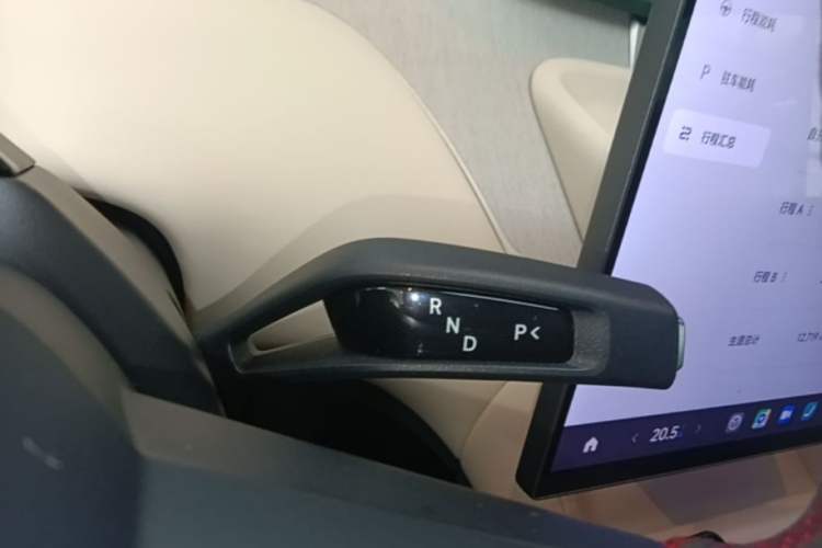 Used Xiaomi Auto YU7 2025 Ultra-Long Range High-Performance All-Wheel-Drive Max Edition Gear Lever