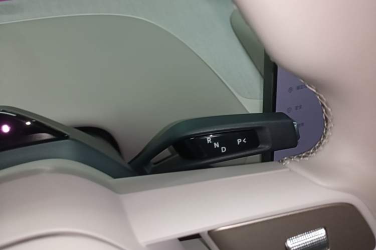 Used Xiaomi Auto YU7 2025 Ultra-Long Range All-Wheel Drive Pro Version Gear Lever