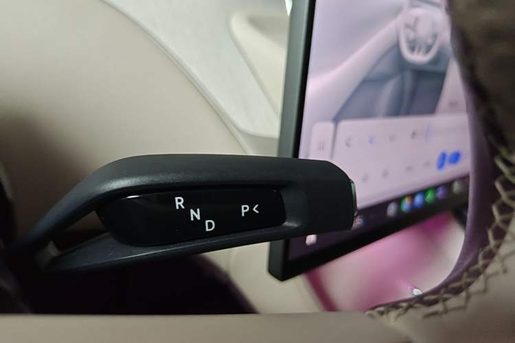 Used Xiaomi Auto YU7 2025 Ultra-Long Range High-Performance All-Wheel-Drive Max Edition Gear Lever