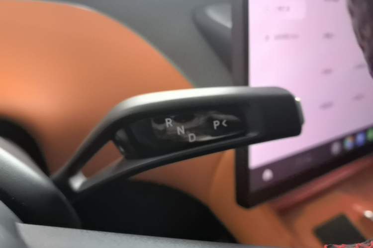 Used Xiaomi Auto YU7 2025 Ultra-Long Range High-Performance All-Wheel-Drive Max Edition Gear Lever