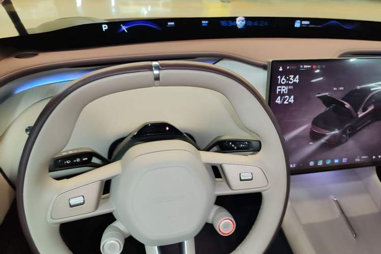 Used Xiaomi Auto YU7 2025 Ultra-Long Range High-Performance All-Wheel-Drive Max Edition Gear Lever