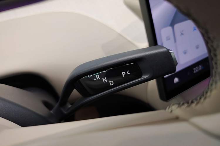 Used Xiaomi Auto YU7 2025 Ultra-Long Range High-Performance All-Wheel-Drive Max Edition Gear Lever