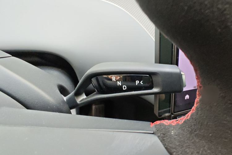 Used Xiaomi Auto YU7 2025 Ultra-Long Range High-Performance All-Wheel-Drive Max Edition Gear Lever