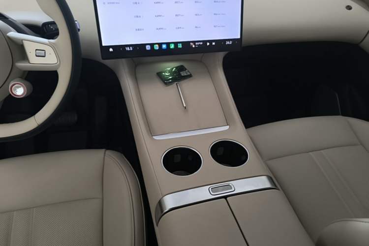 Used Xiaomi Auto YU7 2025 Ultra-Long Range All-Wheel Drive Pro Version Gear Lever