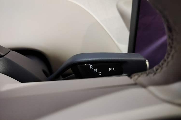 Used Xiaomi Auto YU7 2025 Ultra-Long Range High-Performance All-Wheel-Drive Max Edition Gear Lever
