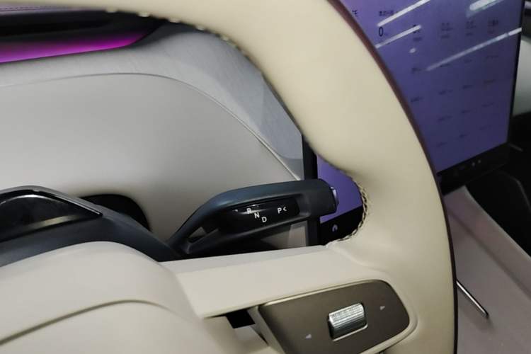Used Xiaomi Auto YU7 2025 Ultra-Long Range High-Performance All-Wheel-Drive Max Edition Gear Lever